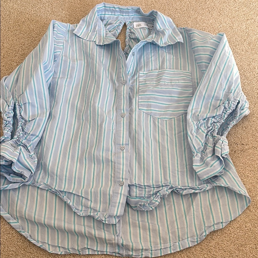 Zara Blue and White Button Down Shirt Relaxed Fit